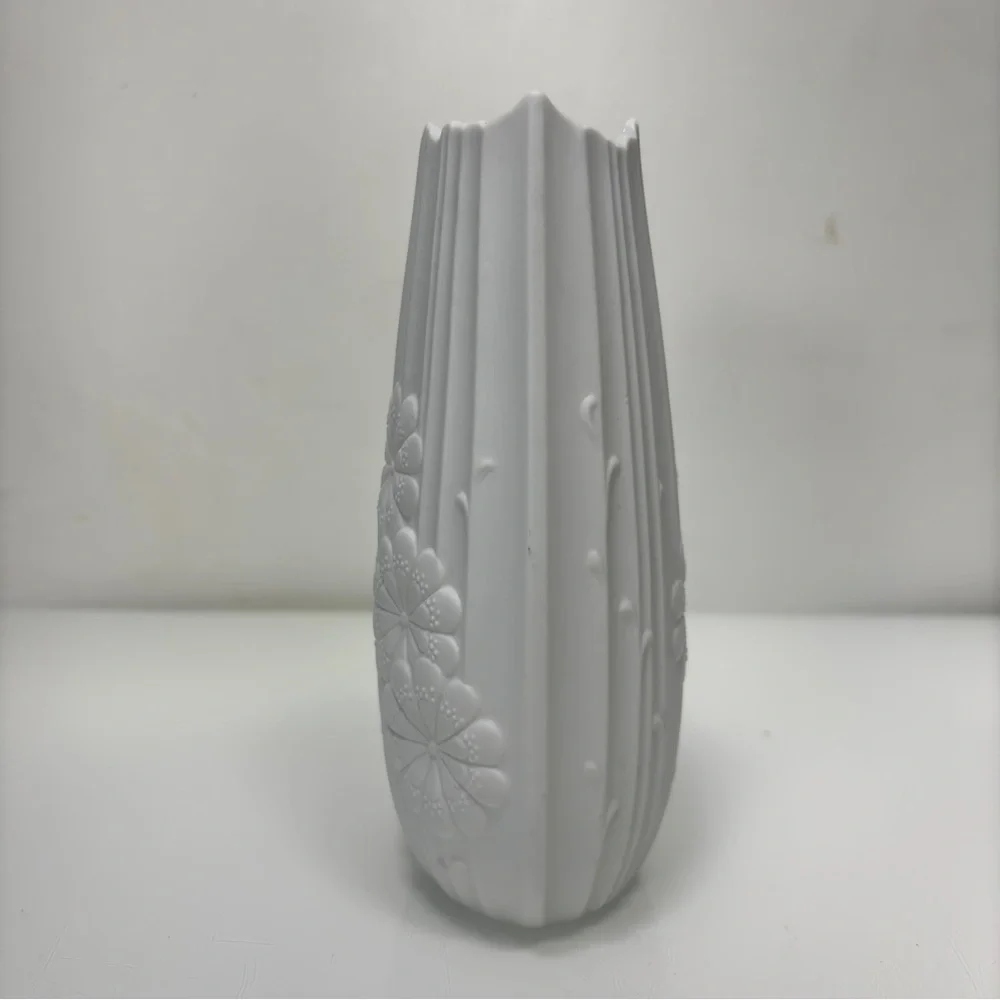 Vintage Kaiser White Bisque Porcelain Floral Pattern Jagged Edge Vase‎